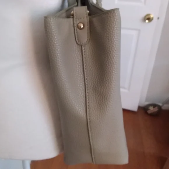 BCBG Paris Grey Pebbled Leather Shoulder Bag - Picture 4 of 11